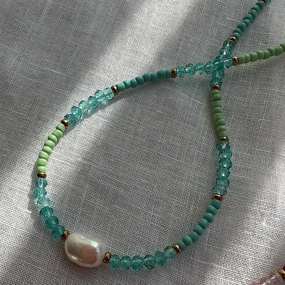 Necklace and earrings combo - Picture 3 of 7